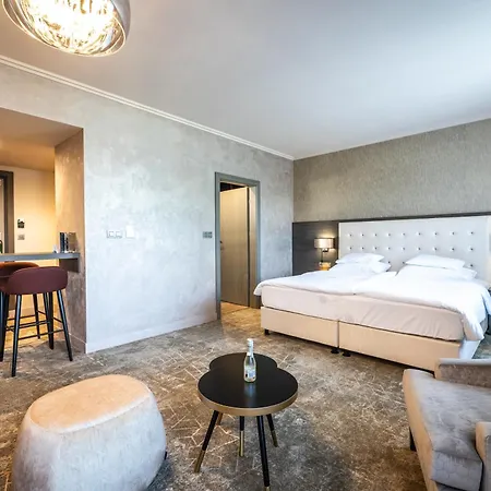 호텔 Europa Komárno