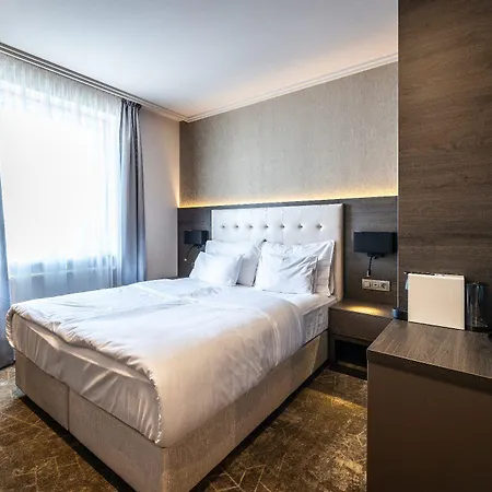 Europa 4*